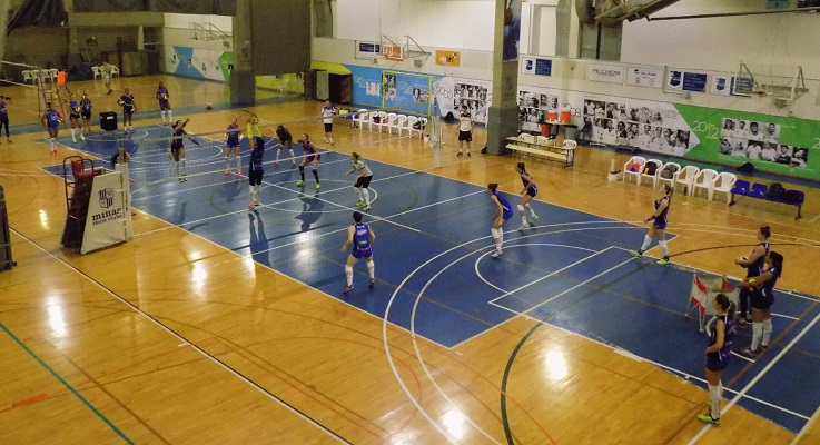 Camponesa/Minas treinou muitos fundamentos de ataque e defesa - Foto: Divulgação Minas